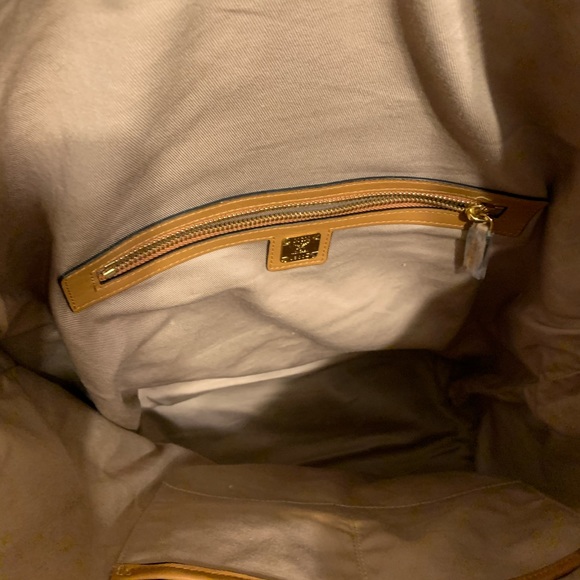 MCM backpack ( LG size ) - Picture 9 of 13